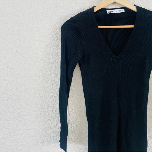 Zara Black V-Neck Ribbed Fitted Midi Dress - Picture 7 of 8